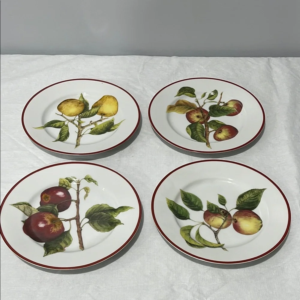 Williams Sonoma Apple Orchard 8.25” Salad Dessert Plates set of 4